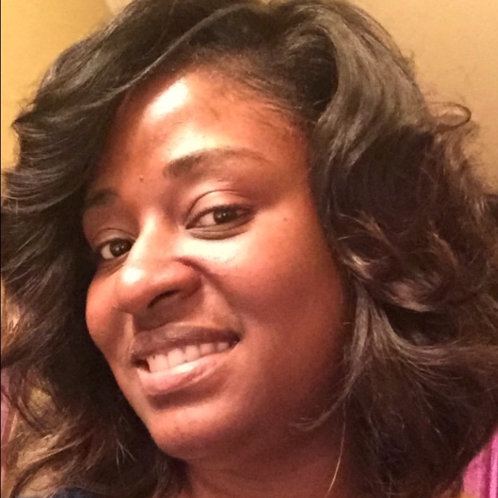 Meet your Posher, Angela